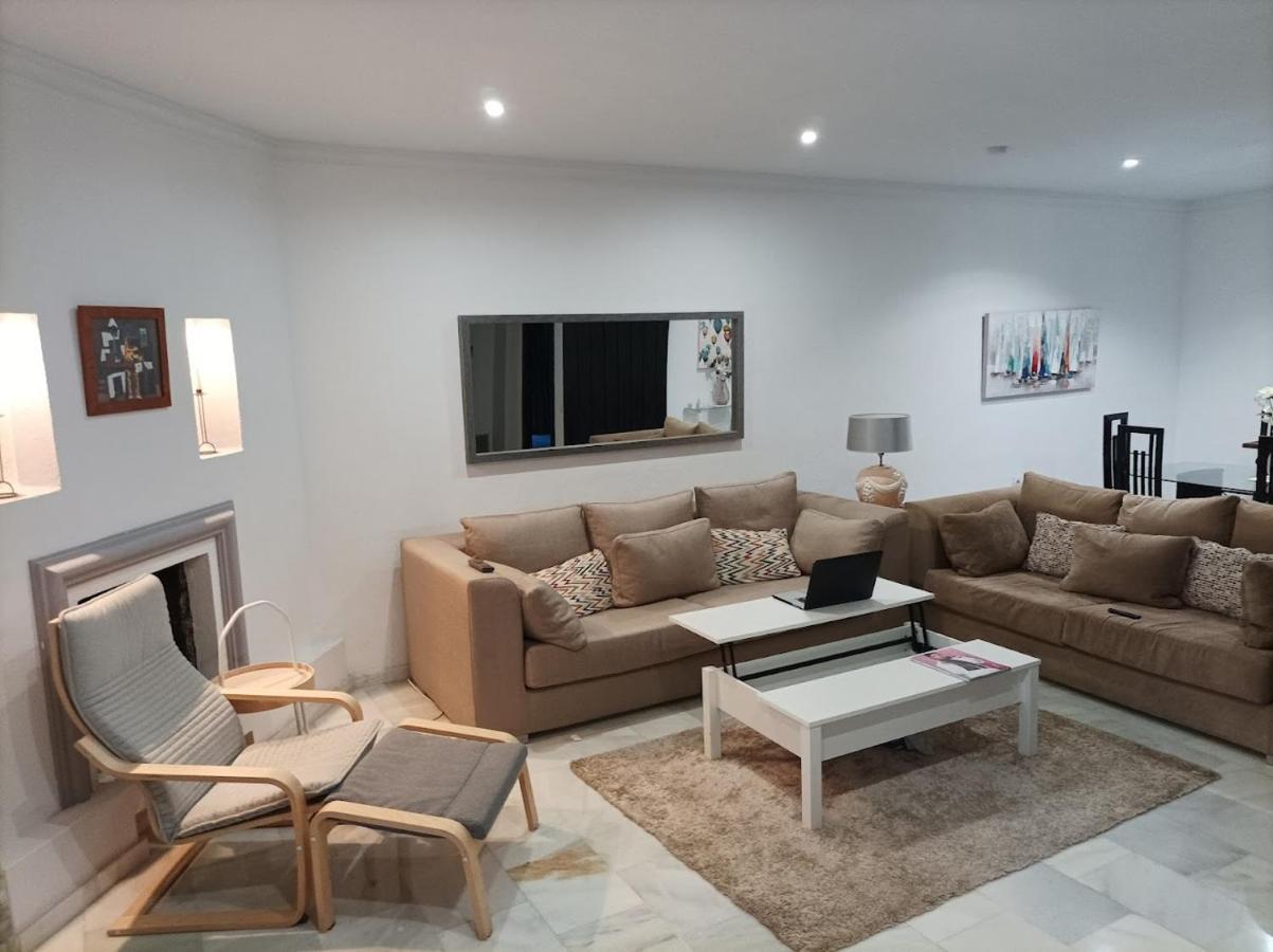 Ferienwohnung Large 2 Bed Apt Puerto Banus Marina Private Parking Marbella Exterior foto