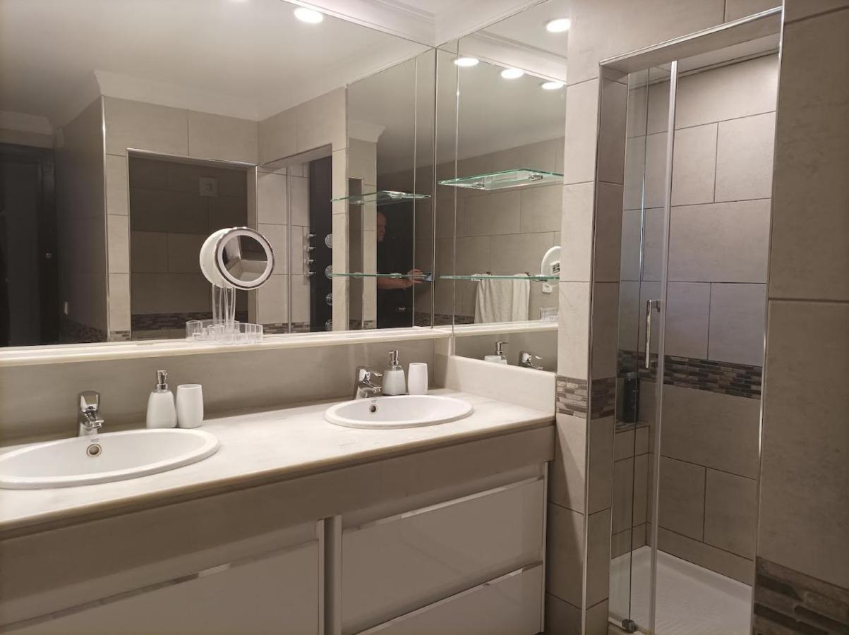 Ferienwohnung Large 2 Bed Apt Puerto Banus Marina Private Parking Marbella Exterior foto