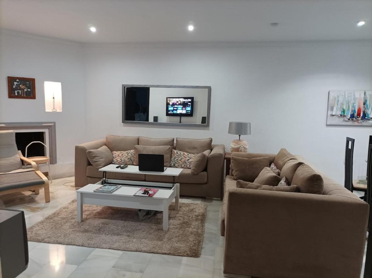 Ferienwohnung Large 2 Bed Apt Puerto Banus Marina Private Parking Marbella Exterior foto